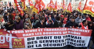 الخميس الأسود فى فرنسا.. مظاهرات نقابية حاشدة ضد إصلاحات ماكرون وشلل بالسكة الحديد
