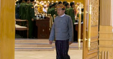 صور.. رئيس مجلس النواب فى ميانمار يقدم استقالته