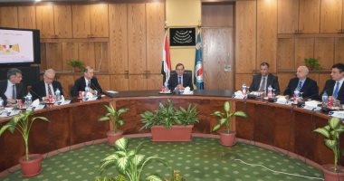 وزير البترول و"سنام" الإيطالية يبحثان آليات تحويل مصر لمركز إقليمى للطاقة
