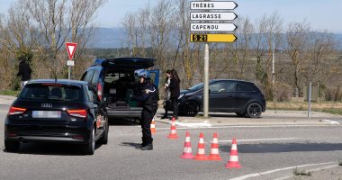 سلطات فرنسا تعتقل نائب سابق لسخريته من مقتل شرطى بادل نفسه برهينة