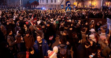 صور.. احتجاجات فى وارسو ضد خطط تقييد قوانين الإجهاض