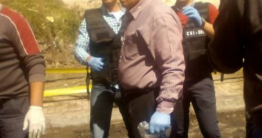 صور.. الأدلة الجنائية والنيابة تواصل رفع البصمات من موقع انفجار الإسكندرية