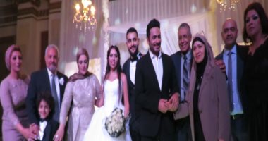 فيديو.. أسرة تامر حسنى تظهر فى حفل زفاف ابن شقيقته