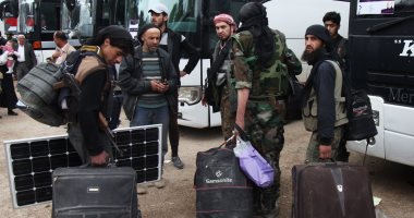مسلحو المعارضة السورية يبدأون الخروج من منطقة القلمون قرب دمشق 