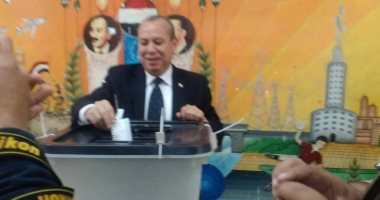 محافظ دمياط يدلى بصوته فى انتخابات الرئاسة
