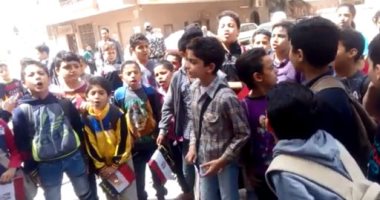 فيديو.. أطفال يرددون هتاف الصاعقة "قالوا إيه" أمام لجنة بحدائق حلوان