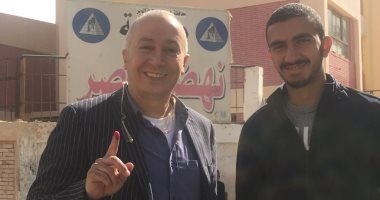 المدير التنفيذى للجنة الأوليمبية المصرية يصوت فى الانتخابات بـ6 أكتوبر
