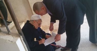 قارئ يرصد تعاون المشرفين على الانتخابات مع الناخبين بديرب نجم فى الشرقية