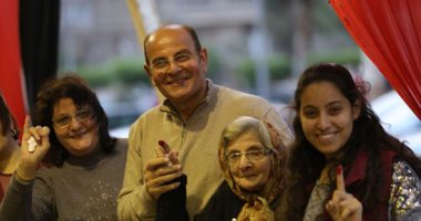 مواطن بميدان التحرير : "أوصيت أبنائى بمنح الرئيس السيسى أصواتهم طول العمر"