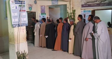 فيديو وصور.. تزايد الإقبال على اللجان الانتخابية فى الساعات الأخيرة بأسيوط
