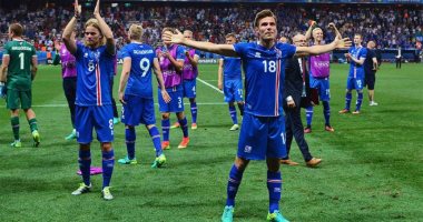 أيسلندا تقاطع كأس العالم سياسيا