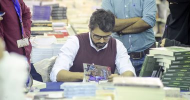 سعود السنعوسى يوقع رواياته فى معرض بغداد الدولى للكتاب