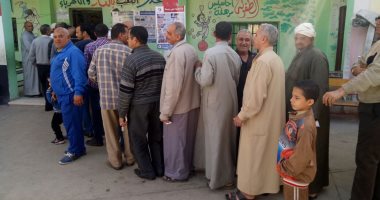 صور.. توافد كبير من المواطنين أمام لجان انتخابات الرئاسة فى دمياط
