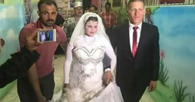 قارئ يشارك صحافة المواطن بصور عروسين يدليان بصوتيهما بالنوبارية