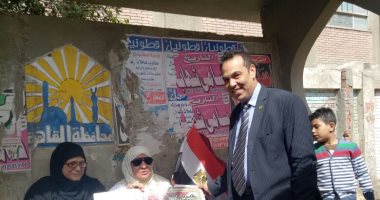 نائب عين شمس بعد التصويت: "إقبال كثيف.. والشعب قد المسؤولية".. صور