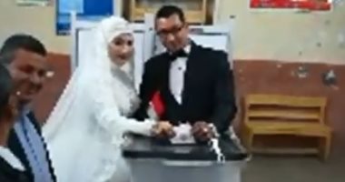 فيديو.. عروس تدلى بصوتها قبل إغلاق صناديق اقتراع الانتخابات الرئاسية فى سوهاج