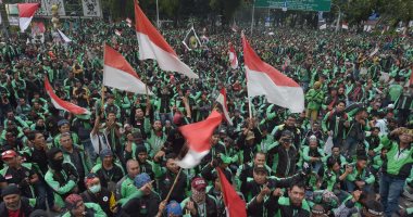 صور.. سائقو الأجرة فى إندونسيا يتظاهرون للمطالبة بتحسين أوضاعهم