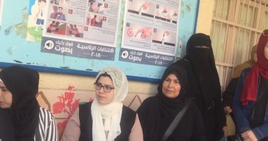 صور.. توافد السيدات على اللجان الانتخابية بشمال سيناء 