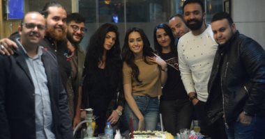 فيديو.. نجمة ستار أكاديمى زينب أسامة تحتفل بتخطى "دادا حيانى" مليون مشاهدة      
