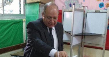ننشر صور رئيس مجلس الدولة أثناء تصويته فى الانتخابات الرئاسية