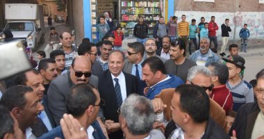 محافظ الإسكندرية يتفقد لجنتين بالعامرية ويحث المواطنين على المشاركة