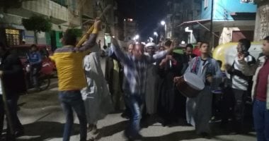 فيديو.. صور.. أهالى القنطرةغرب ينظمون مسيرة فى حب مصر قبل غلق باب التصويت
