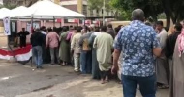 فيديو.. زحام أمام اللجان الانتخابية فى مدينة بدر