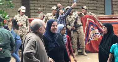 صور.. الإعلام العمانى يتابع باهتمام نجاح العرس الديمقراطى بالانتخابات المصرية