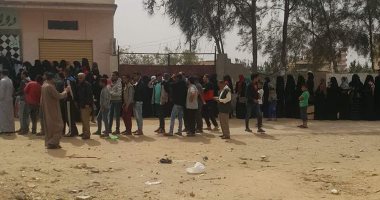 صور.. طوابير أمام لجان الانتخابات بوسط سيناء
