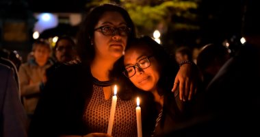 صور.. مسيرات بالشموع فى الأكوادور تنديدا بخطف وقتل صحفيين