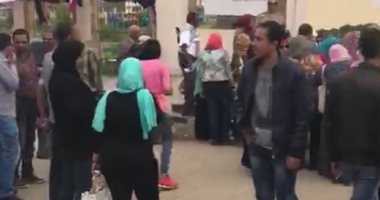 فيديو.. احتشاد الناخبين أمام اللجان الانتخابية بمركز شباب التجمع