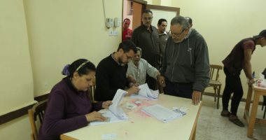 توافد الناخبين على اللجان بمصر الجديدة رغم سوء الأحوال الجوية 