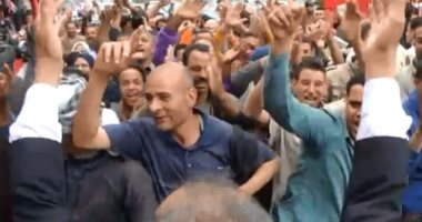 حشود شبابية ضخمة أمام لجان الجامعة العمالية.. بهتاف "تحيا مصر"