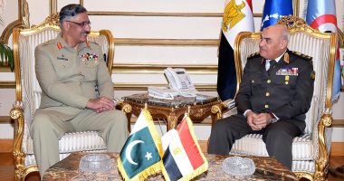 وزير الدفاع يلتقى رئيس هيئة الأركان المشتركة للقوات المسلحة الباكستانية