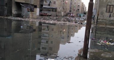 قارئ يرسل صورا لتراكم مياه الصرف فى شوارع حى الضواحى بمحافظة بورسعيد