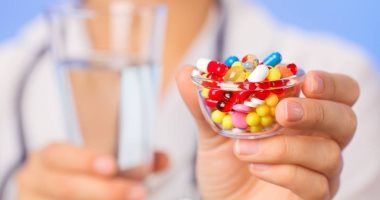 لماذا يجب وقف تناول الفيتامينات تماما مع السخونية أو القىء؟
