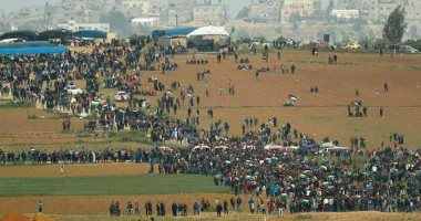 الفلسطينيون يتوافدون على حدود غزة للمشاركة فى جمعة "عمال فلسطين"