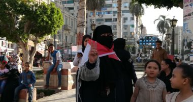 المواطنون يتوافدون على ميادين المنيا احتفالا بفوز السيسي بانتخابات الرئاسة