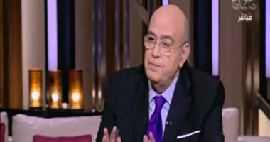 عماد أديب: فارق التوقيت بين مصر والدول الديمقراطية 100 سنة سياسية