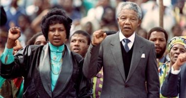 زى النهاردة.. مانديلا يرفع شعار "الشجعان لا يخشون التسامح"