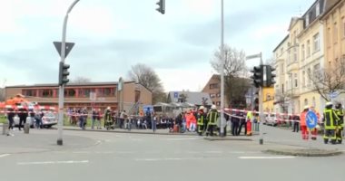 صور.. إصابة أكثر من 20  شخصا فى تصادم قطارى أنفاق بمدينة ديسبورج الألمانية