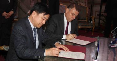 صور.. توقيع اتفاقية بين جامعتى عين شمس و فودان الصينية فى مجال الأورام
