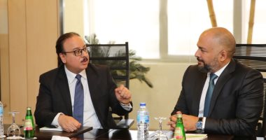 وزير الاتصالات وتكنولوجيا المعلومات يلتقى قيادات شركة اتصالات مصر (صور)