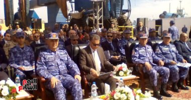 صور.. وصول وزير النقل وقائد القوات البحرية ميناء الإسكندرية