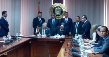 وزير التجارة يشهد توقيع مذكرة تفاهم بين اتحاد الصناعات و جهاز المشروعات المتوسطة