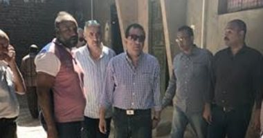 محمد بدر يتابع أعمال إصلاح الطرق والشوارع الضيقة بمدينة الأقصر