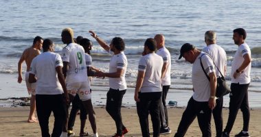 صور.. استشفاء للاعبى المصرى على شاطئ الأطلنطى بعد مباراة مونانا