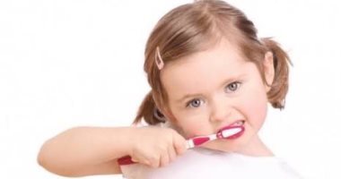 كم مرة يجب أن تستخدم فرشاة الأسنان فى اليوم ونصائح للحفاظ على أسنانك
