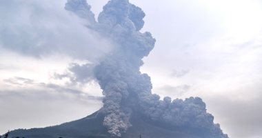 إجلاء مئات السكان من إحدى جزر فانواتو للمرة الثانية بسبب ثوران بركانى