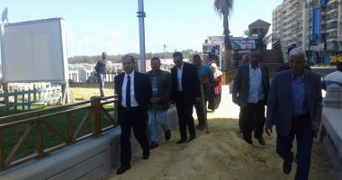 صور.. محافظ الإسكندرية يتفقد شواطئ الكورنيش للتأكد من جاهزيته لإستقبال الزائرين